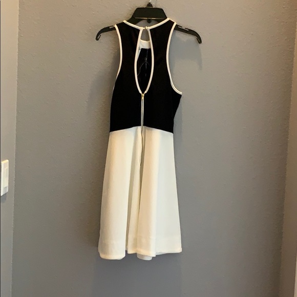 privy black and white dress fitted at the top - Picture 2 of 5